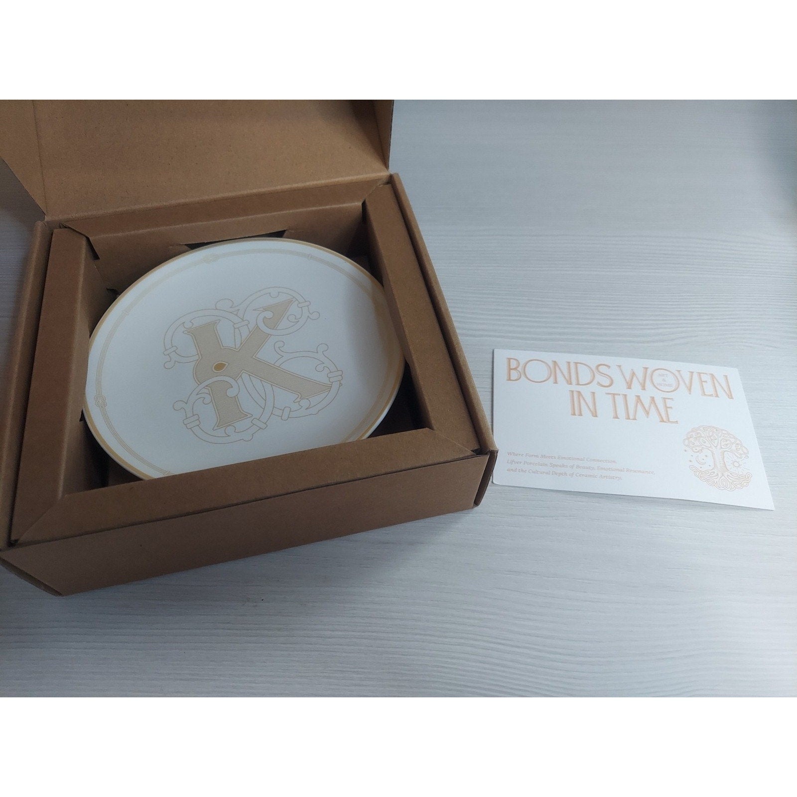 LIFVER Coaster Trinket Dish Monogram K Initial Ceramic White Gold 4 Inch Round