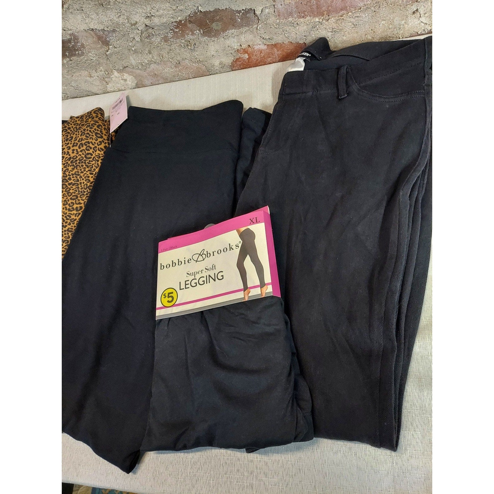 Lot of 4 Womens Leggings Pants XL Bobbie Brooks Black Leopard Print