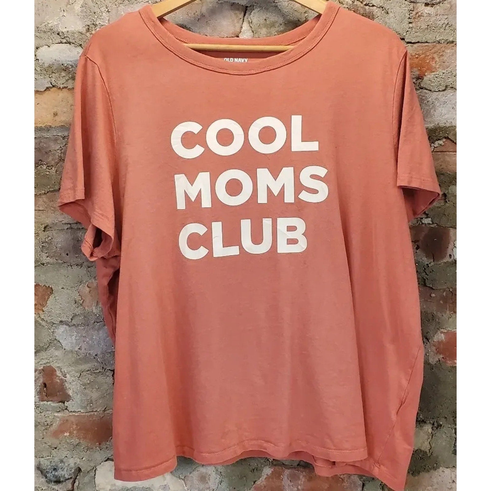 Old Navy Womens Everywear Cool Moms Club Graphic T-Shirt Size XXL Coral