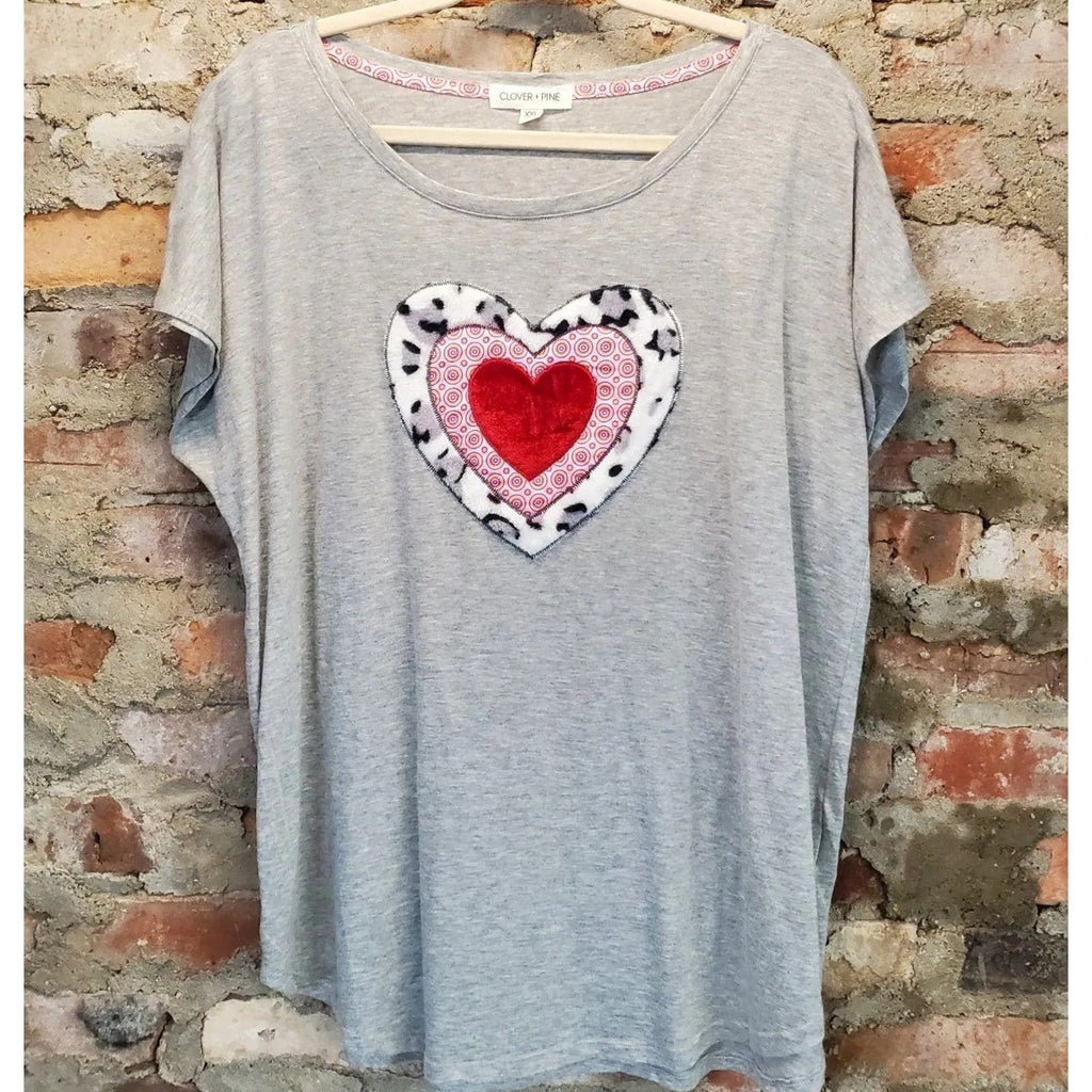 Clover + Pine Womens T Shirt XXL Gray Heart Animal Print Faux Fur Short Sleeve