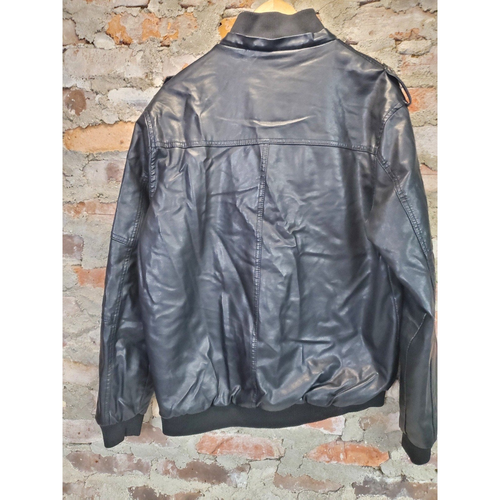 REFINERY REPUBLIC Mens Bomber Jacket L Black Faux Leather Full Zip Ribbed