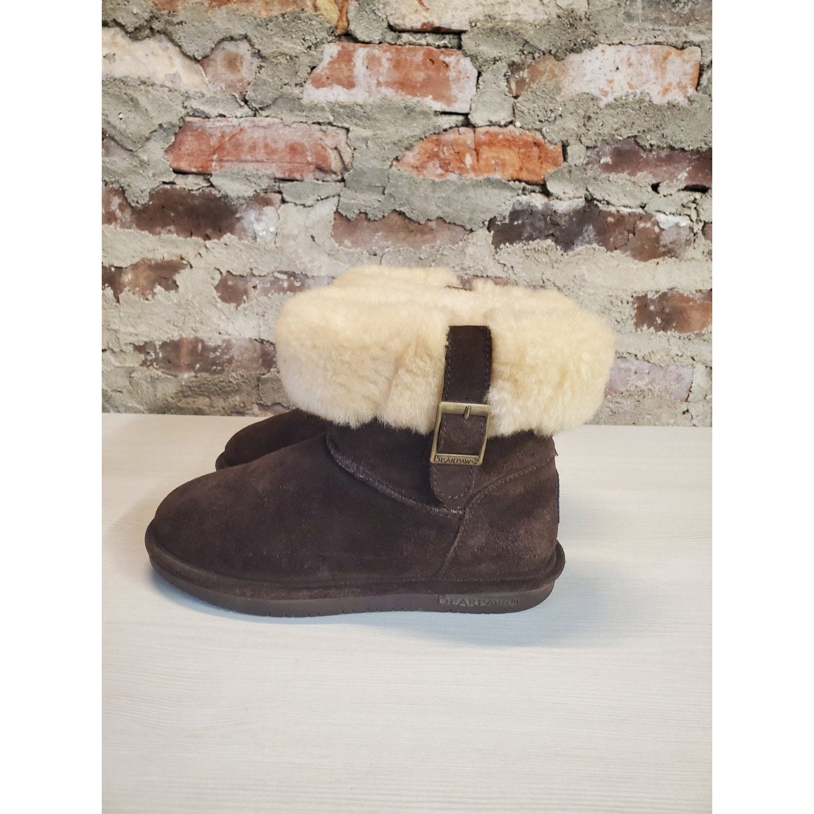 BEARPAW Womens Sheepskin Boots 6 Chocolate Brown Suede Buckle Warm Winter