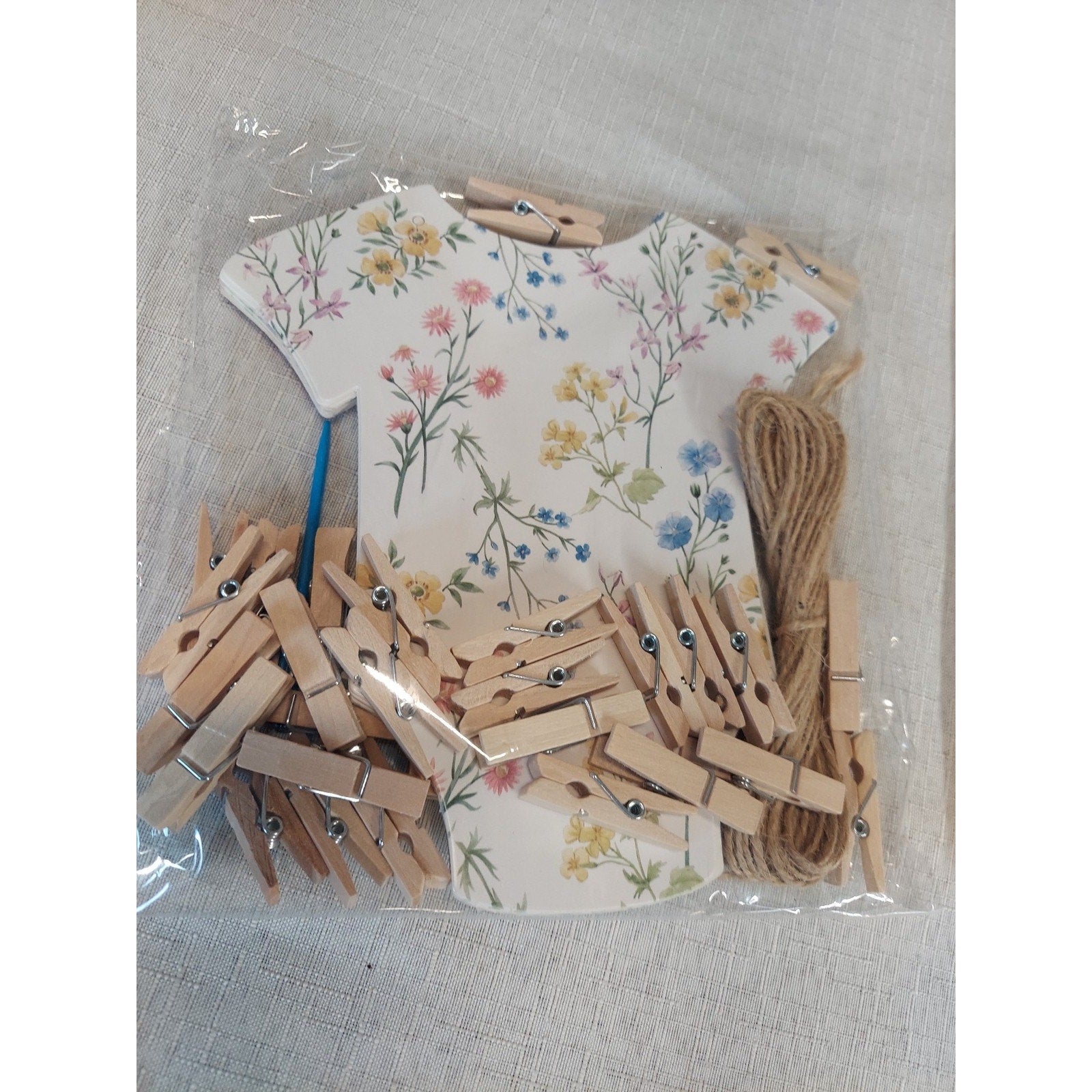 Fiennia Baby Shower Decoration Kit Floral Undershirt Garland Clothespins Twine