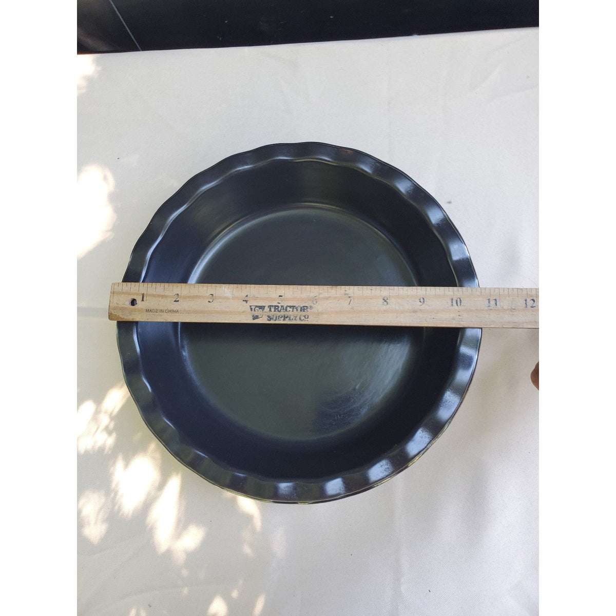 Thyme & Table Stoneware Pie Plate 9.5 Inch Black Scalloped Edge Baking