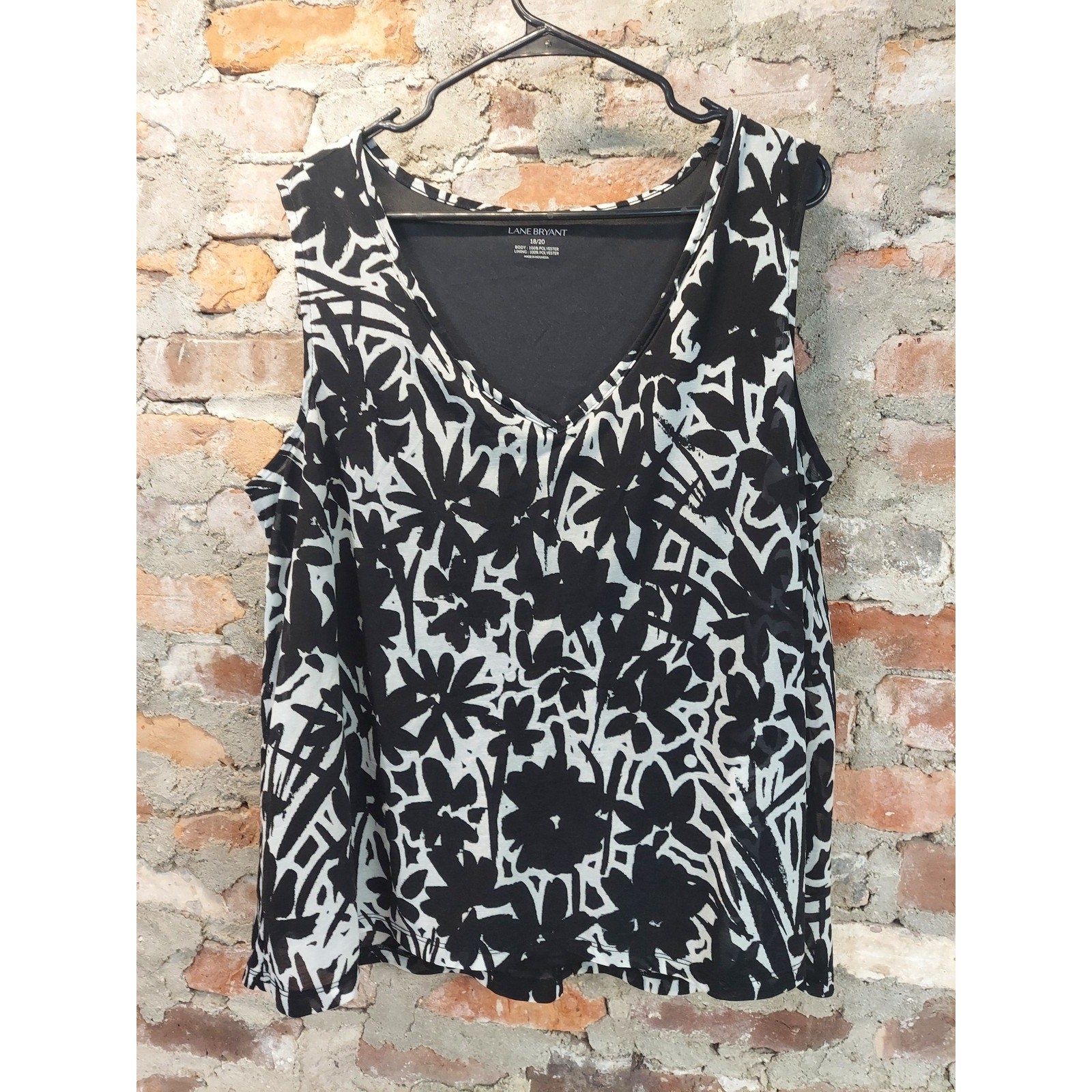 Lane Bryant Womens Tank Top Size 18/20 Black White Floral Abstract V Neck