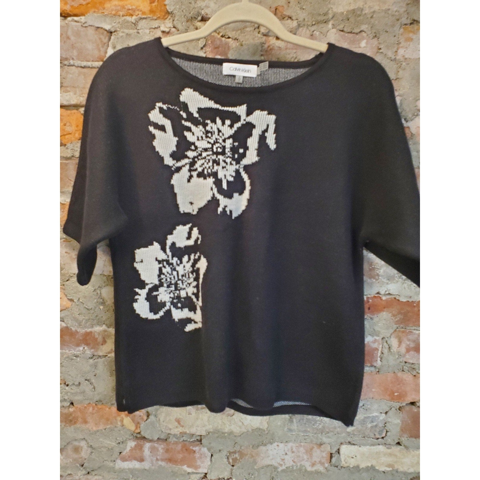 Calvin Klein Womens S Black White Floral Knit Top Short Sleeve Pullover