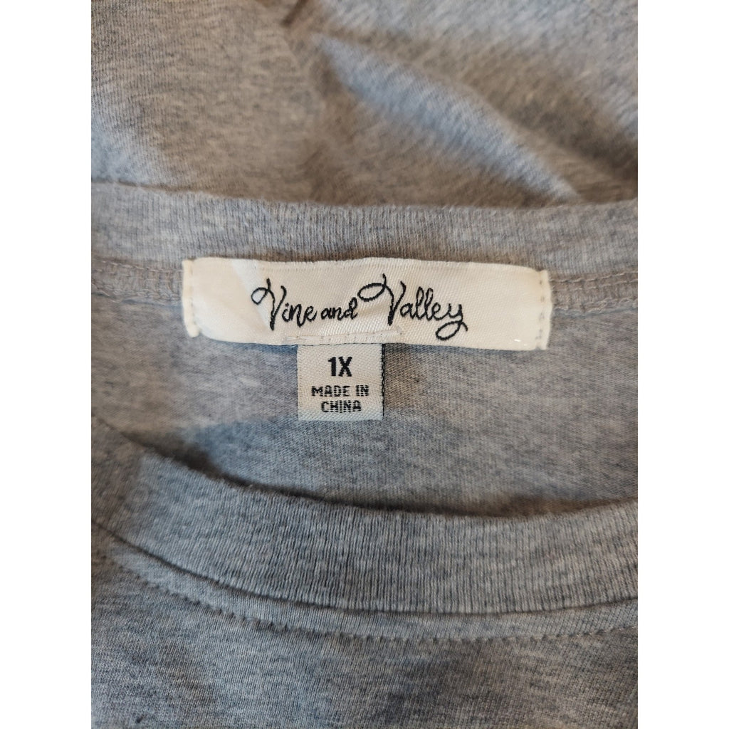 Vine and Valley Womens T Shirt 1X Plus Size Gray Embroidered Butterfly Short