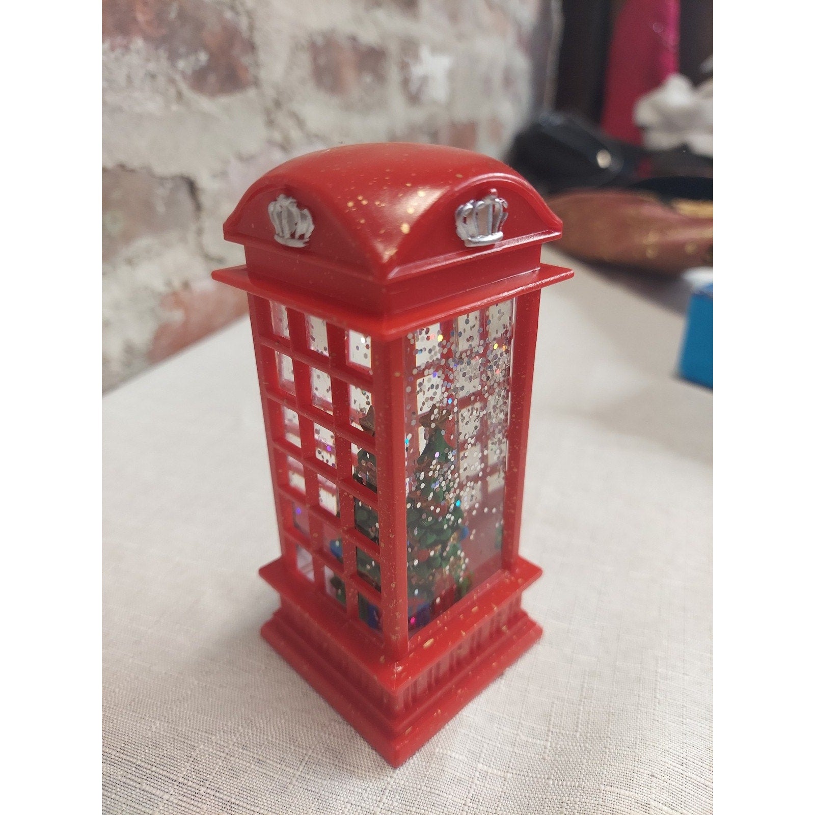 London Red Telephone Booth Mini Christmas Glitter Globe Holiday Decor 3 Inch