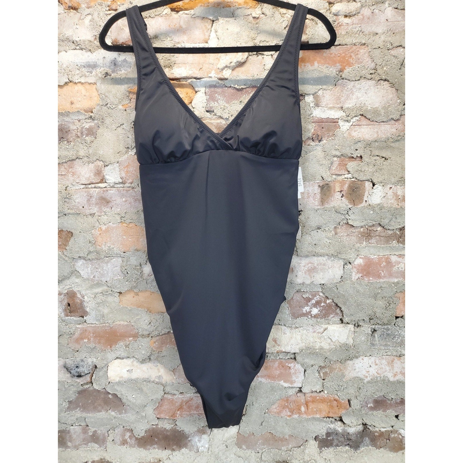 Womens One Piece Bathing Suit Swimsuit Large Black V Neck Ruched Sides New With