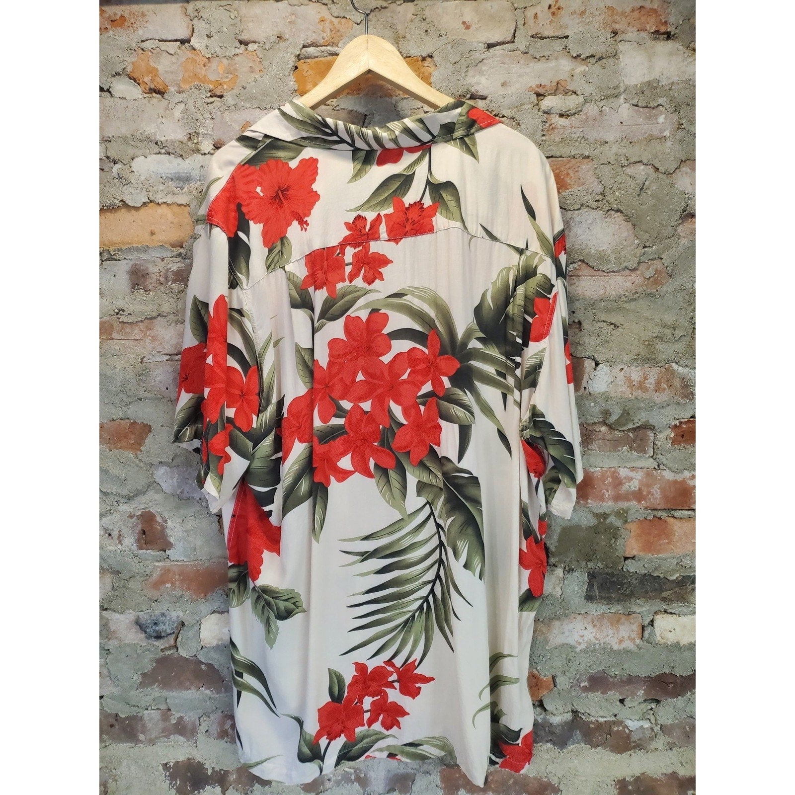 Favant Mens Hawaiian Shirt XXL White Red Floral Rayon Designed Hawaii