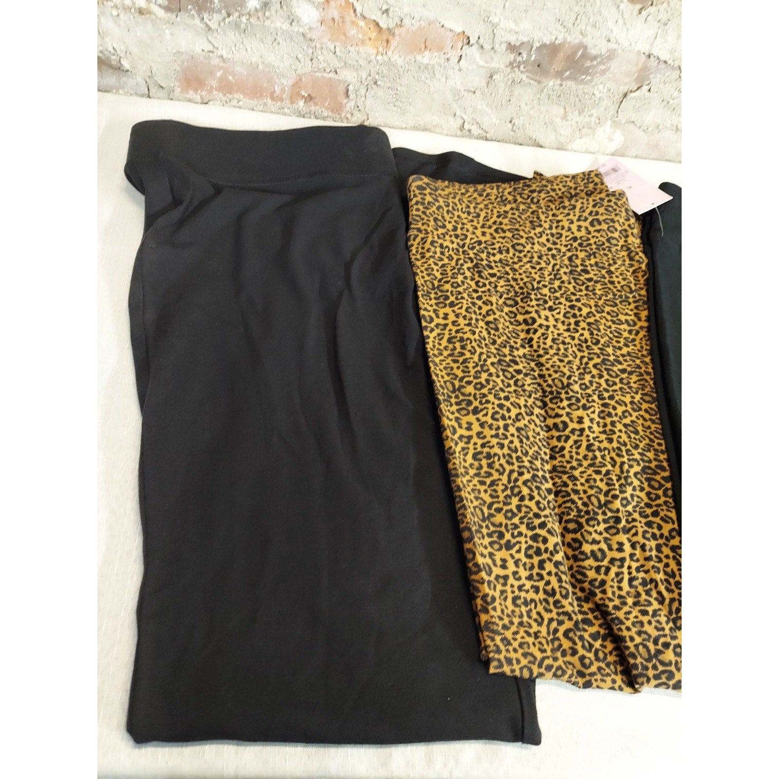 Lot of 4 Womens Leggings Pants XL Bobbie Brooks Black Leopard Print