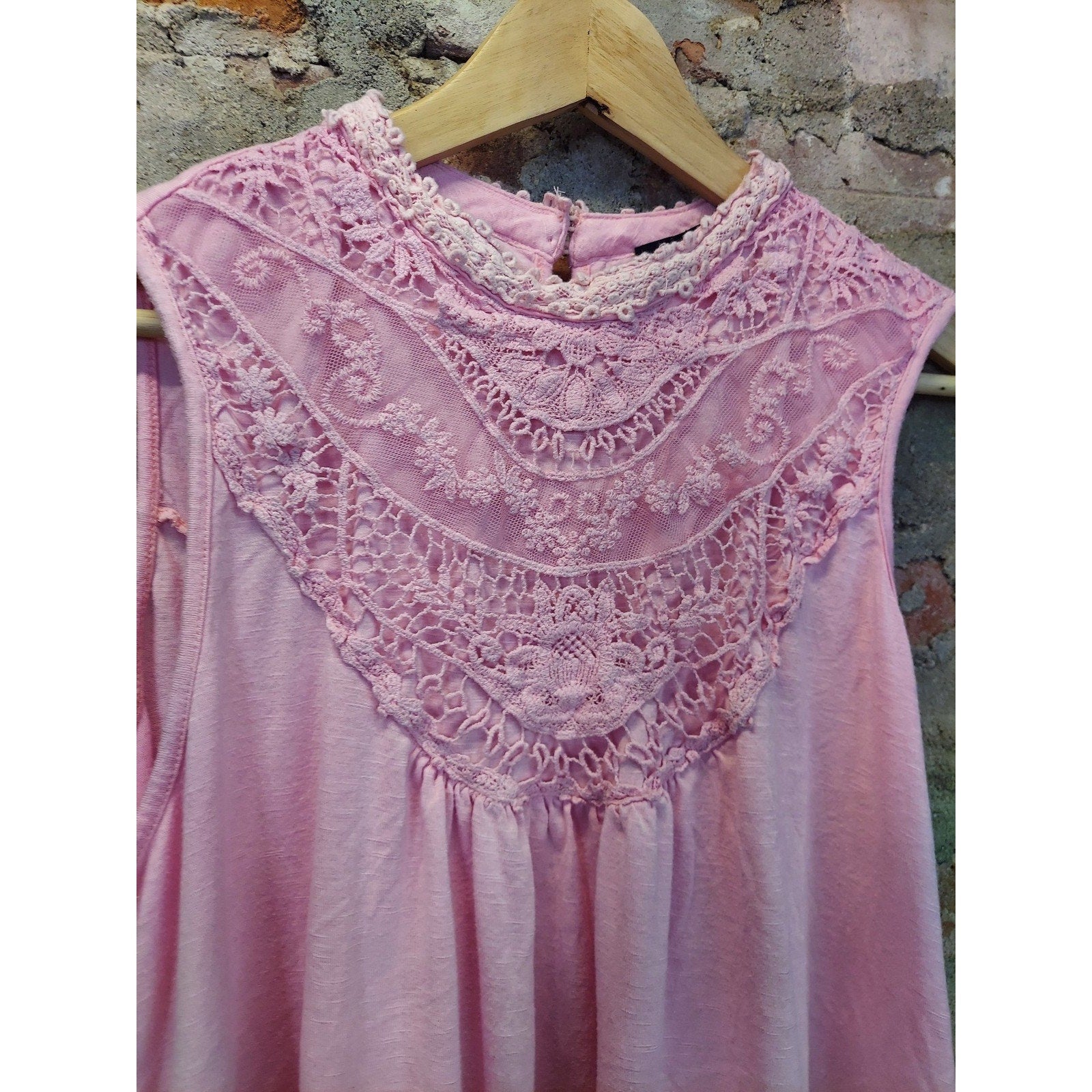 Suzanne Betro Womens Sleeveless Top 2X Pink Lace Yoke Crochet Trim High Neck