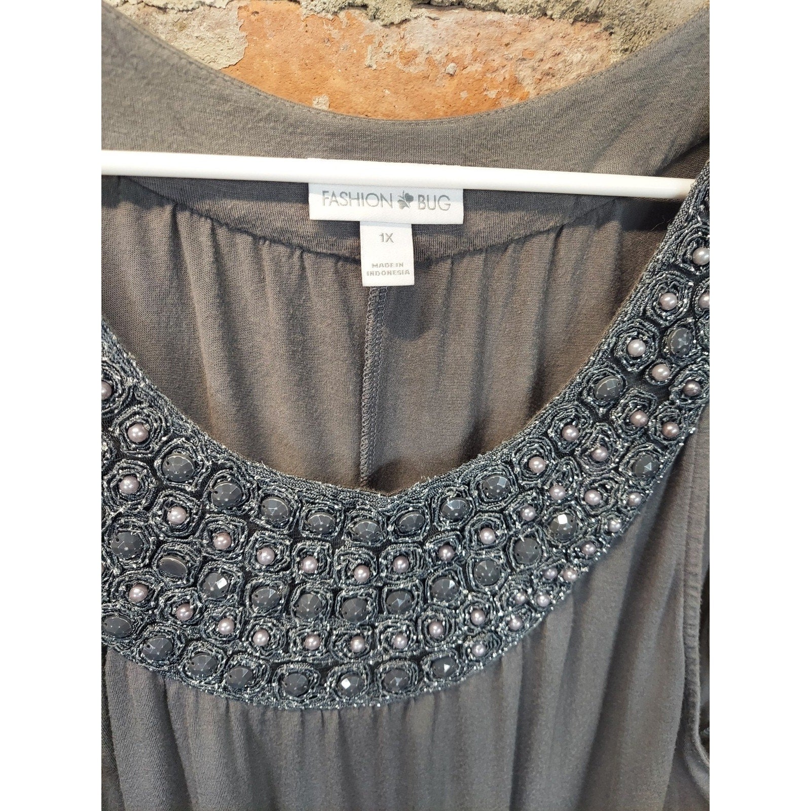 Fashion Bug Womens Tank Top 1X Gray Beaded Embellished Neckline Flowy