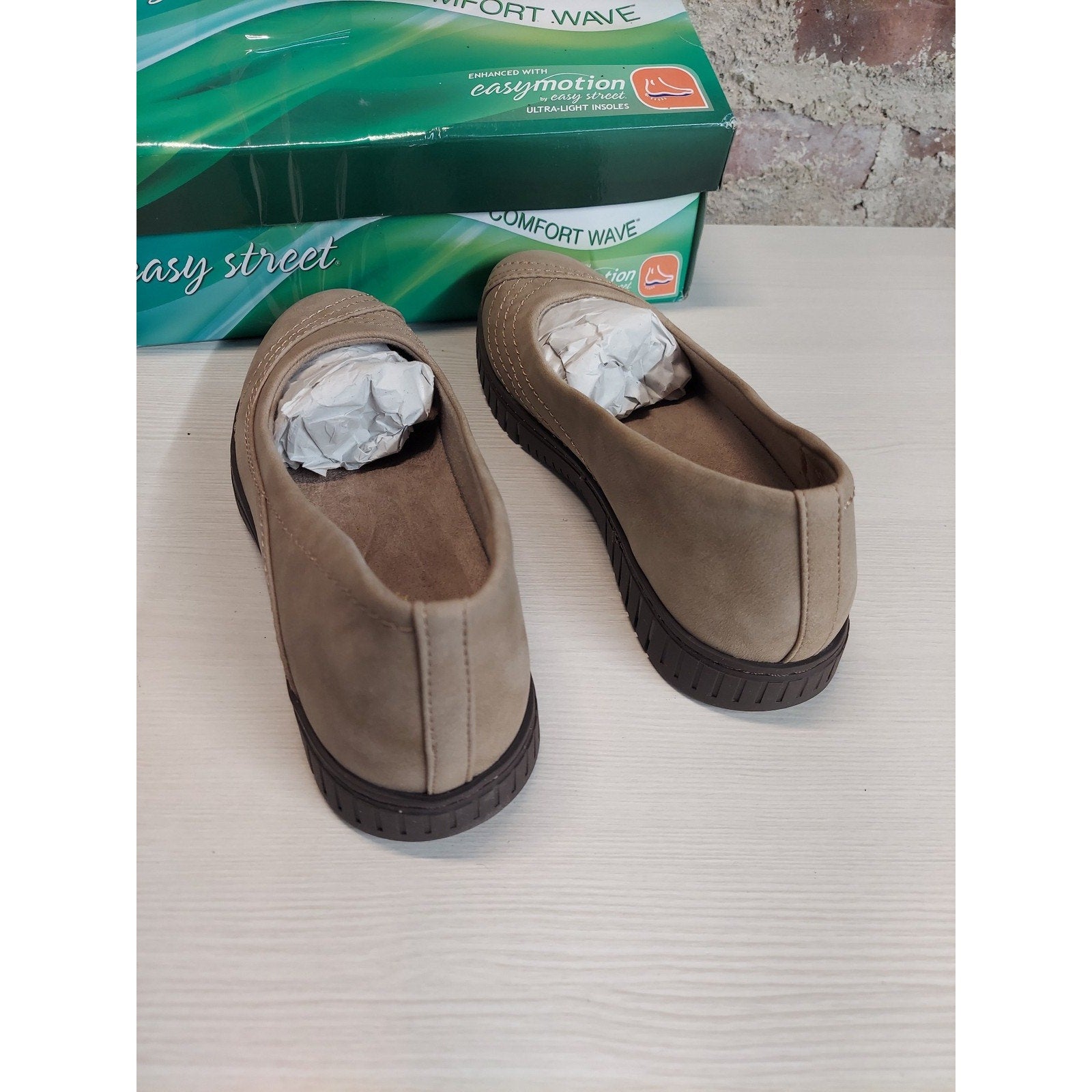 easy street Womens COSMA Flats Slip On Shoes 9.5 M Natural Comfort Wave