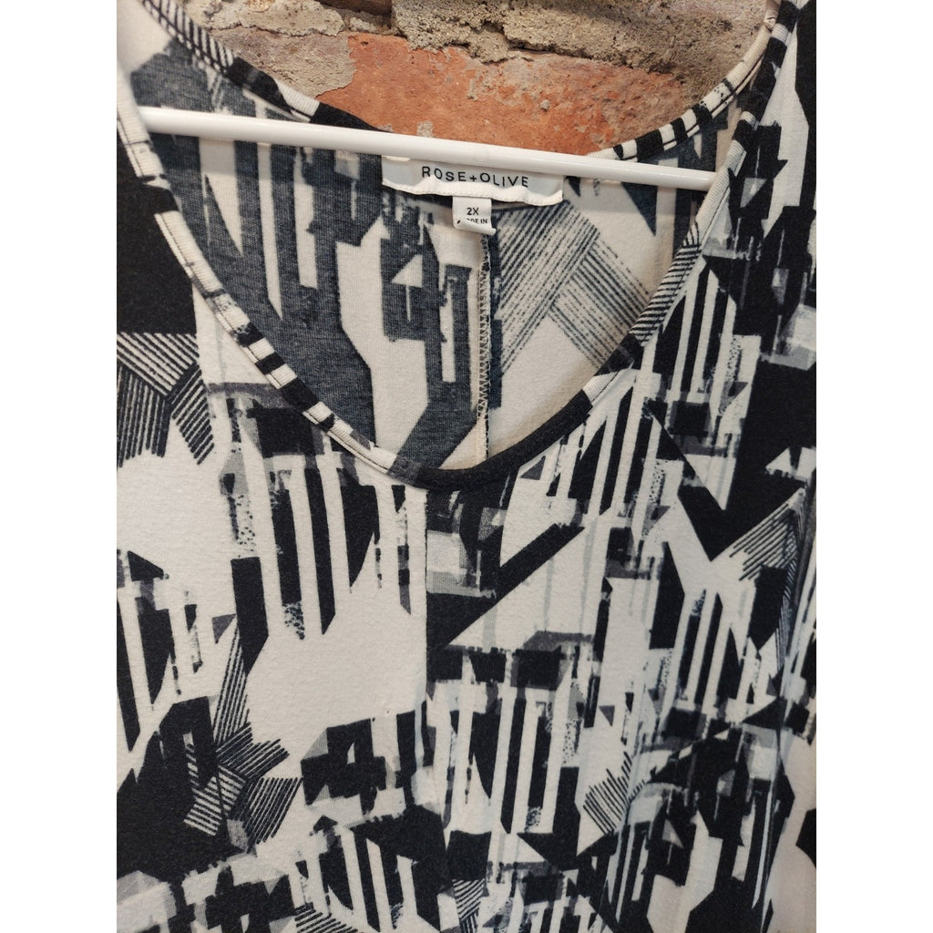 ROSE+OLIVE Womens Tunic Top 2X Black White Abstract Geometric V Neck Flowy