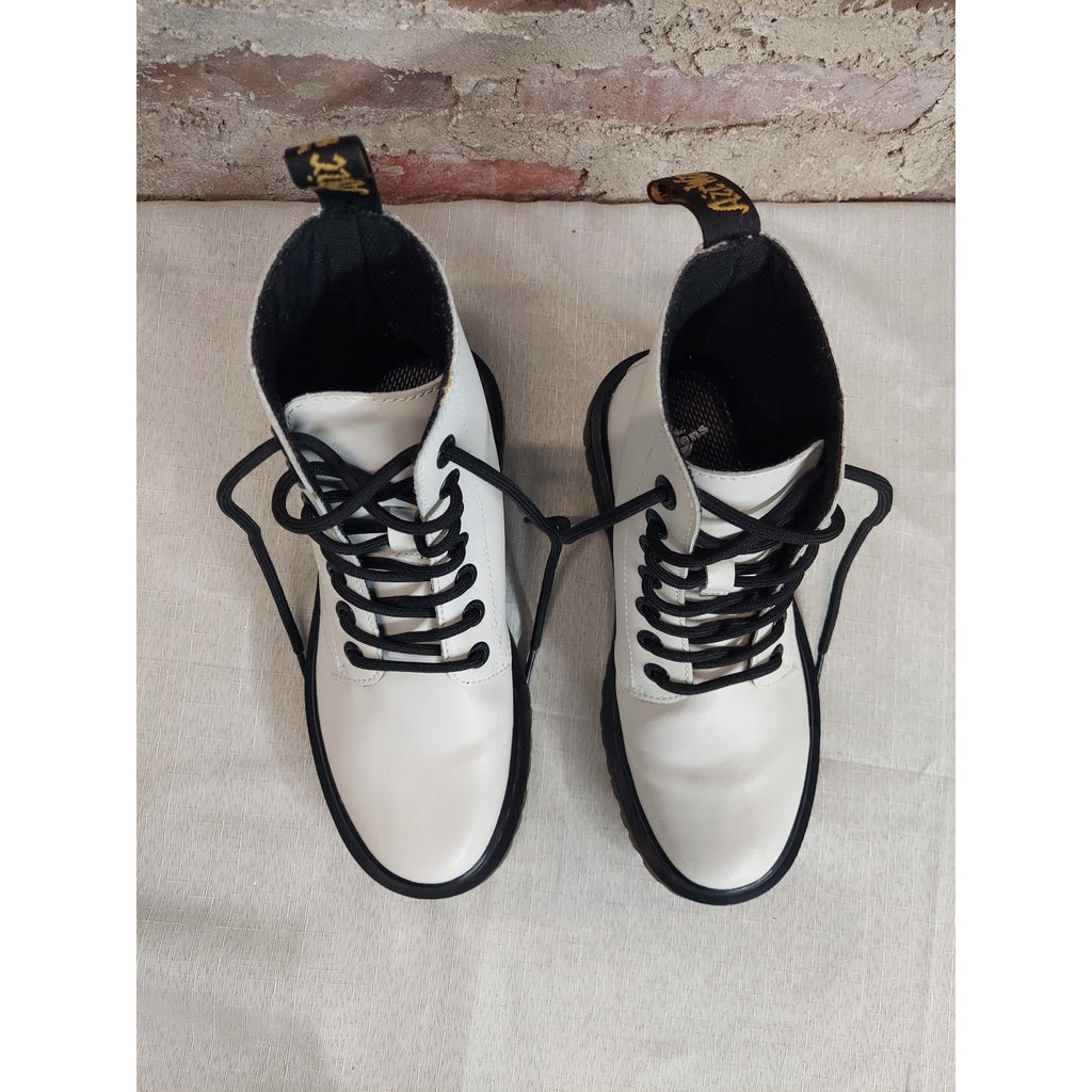 Dr Martens Womens Boots Luana 8 Eye Lace Up US 6 White Bouncing Soles