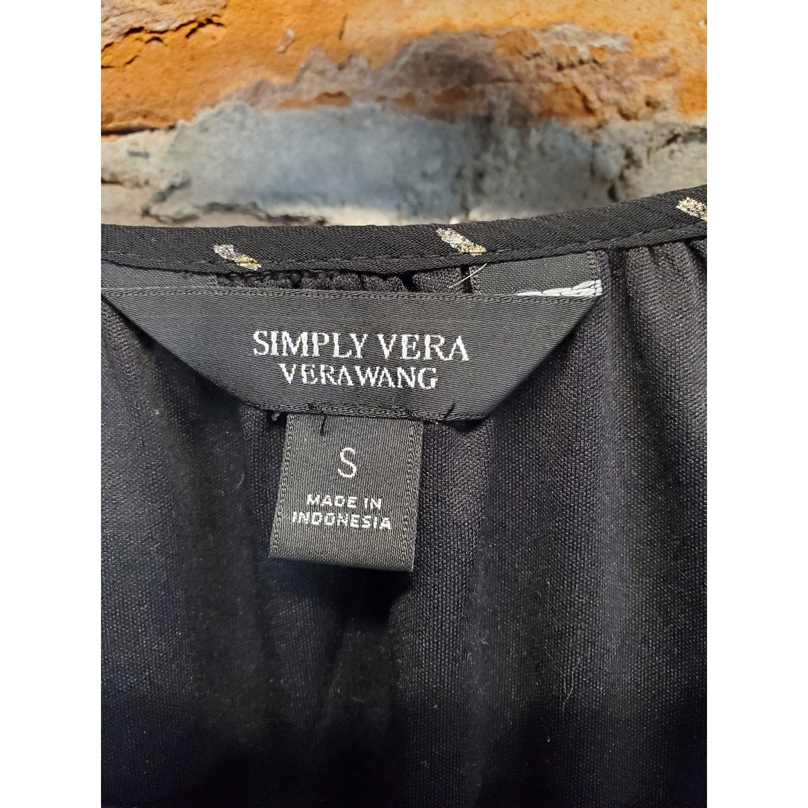 Simply Vera Vera Wang Womens Blouse S Black Floral Gold Dot Long Sleeve V Neck