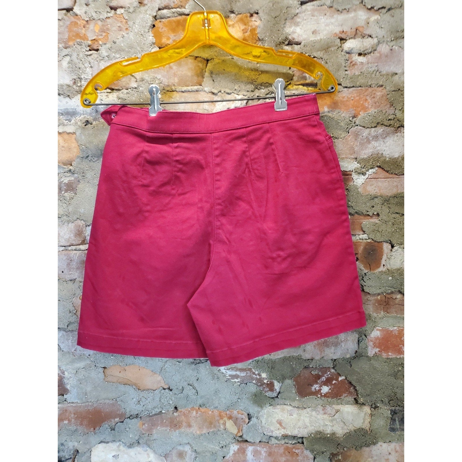 St Johns Bay Womens Shorts Size 6 Magenta Embroidered Floral Stretch Cotton