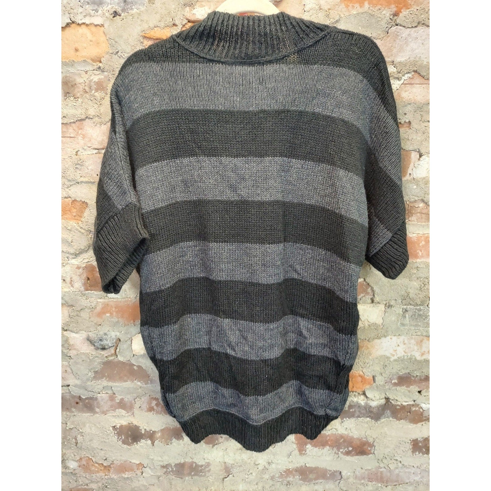 Demanding Saywhat Womens Small Gray Black Striped Short Sleeve Open Front Knit