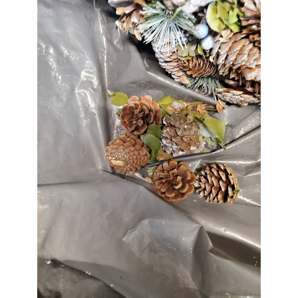 Pinecone Wreath Christmas Holiday Winter Decor Frosted Glitter Natural
