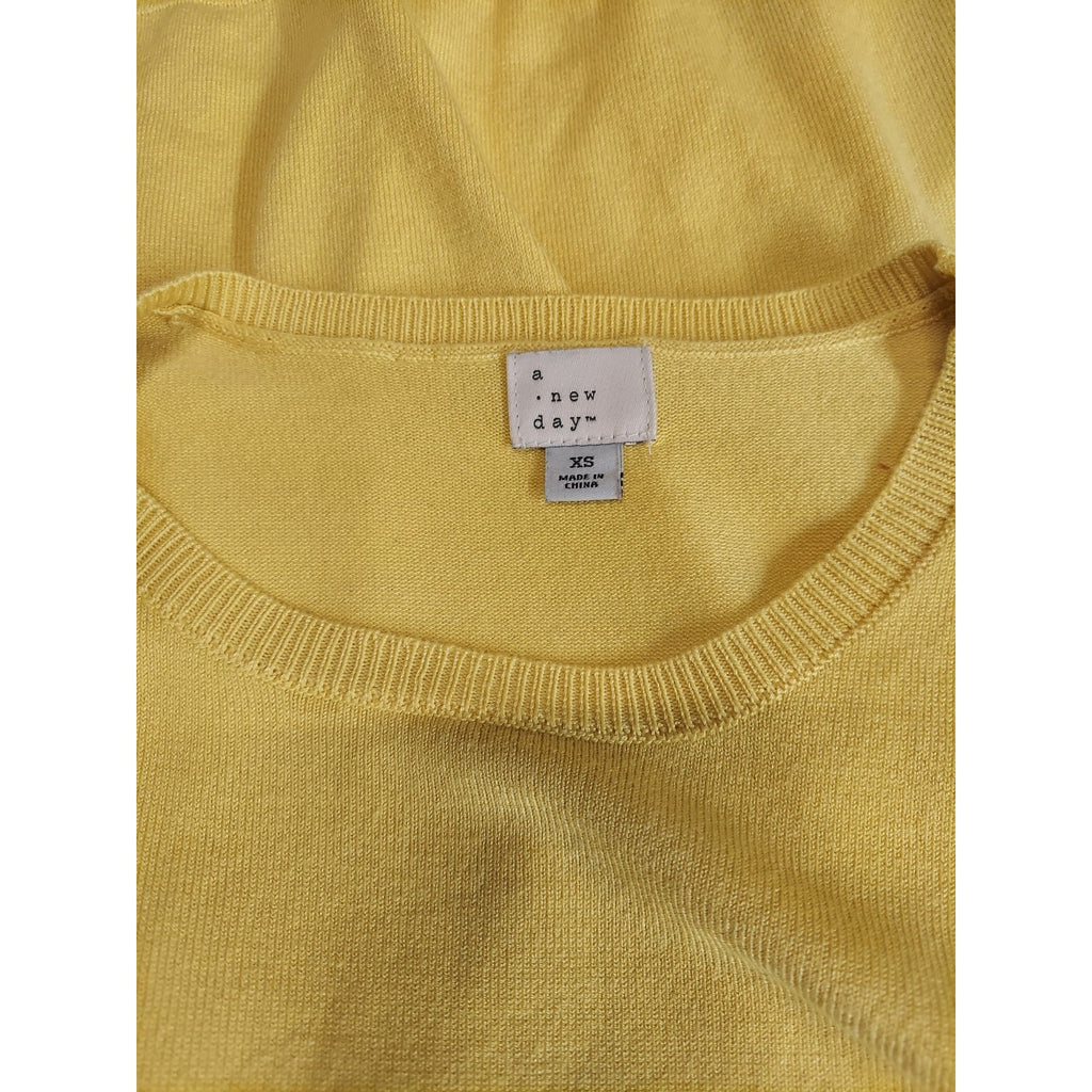 A New Day Womens Knit Top XS Yellow Short Sleeve Crew Neck Pullover