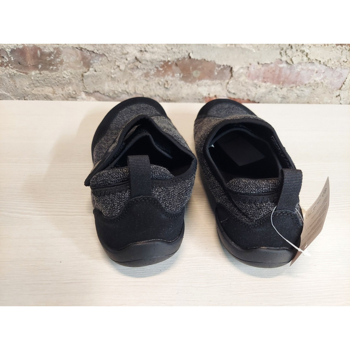 Barefoot Minimalist Water Shoes Unisex US 6.5W 5M Black Gray Hook Loop Slip New