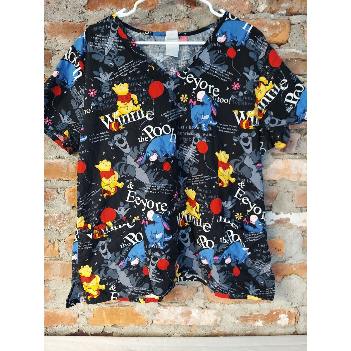 Womens 2X Scrub Top Winnie The Pooh Eeyore Black Multicolor V Neck Short Sleeve