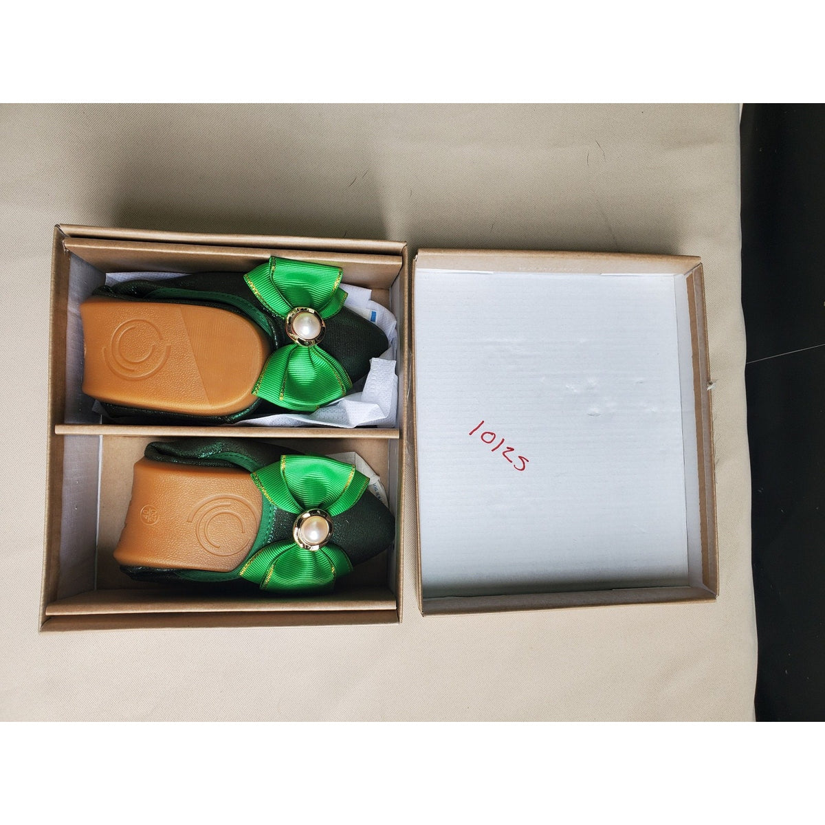 Womens Sz 8.5 Foldable Ballet Flats Green Sparkly Bow Faux Pearl Travel Shoes