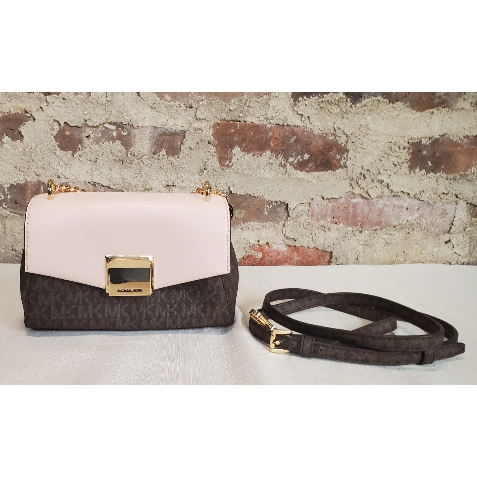 Michael Kors Womens MK Logo Pink Brown Crossbody Shoulder Handbag Gold Tone