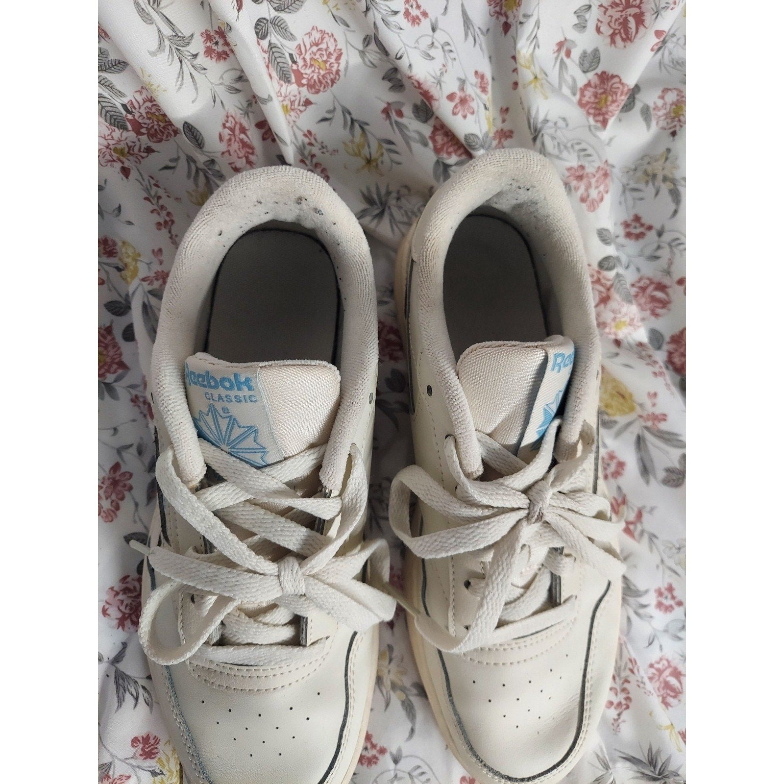 Reebok Womens Sneakers Classic FZ3578 Size 7 1/2 Chalk Light Blue Low Top